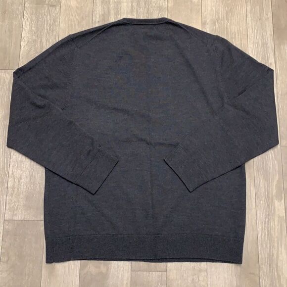 NWOT Banana Republic 100% Extra Fine Italian Merino Wool V-Neck Sweater - Picture 2 of 5
